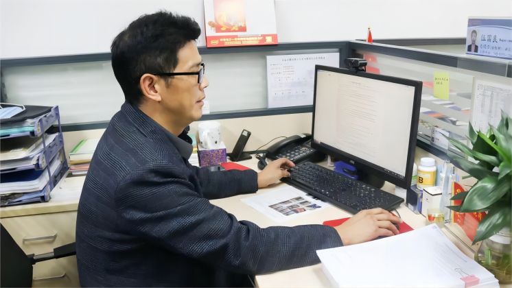 伍國良，“卷王”實錘了！